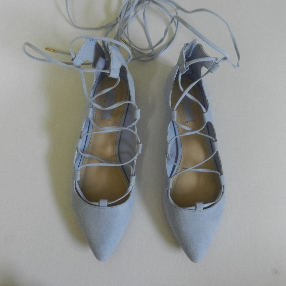 tie up shoes